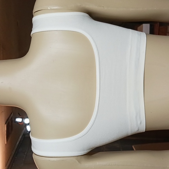 NWOT 3pk/3 colors Stretchy, lightly padded Bralettes Sz M - Picture 5 of 16